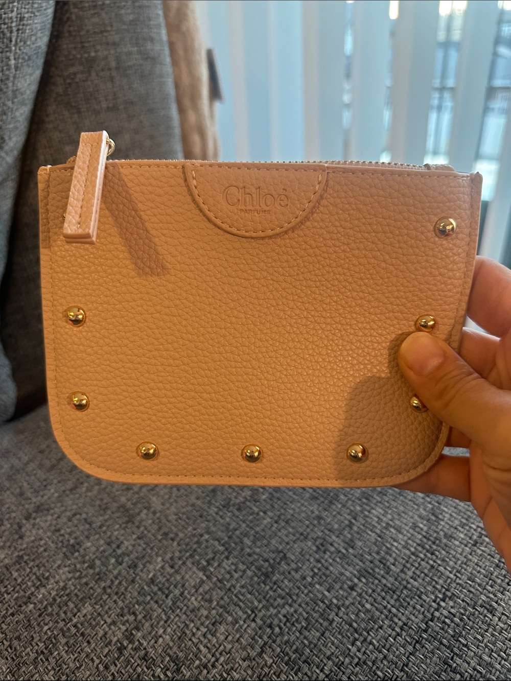 Chloe Fragrance Mauve Tan/Pink Pebbled Faux Leather Studded Zip Pouch - Picture 6 of 7